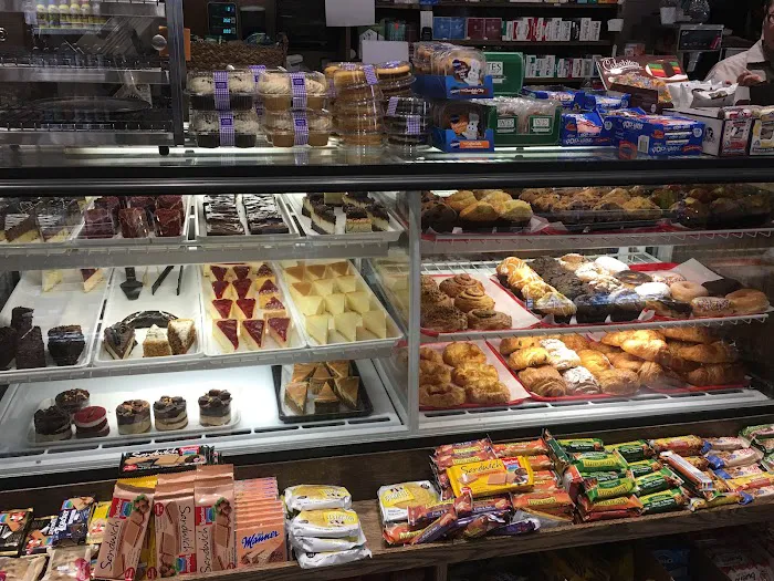 Square Deli Picture 3