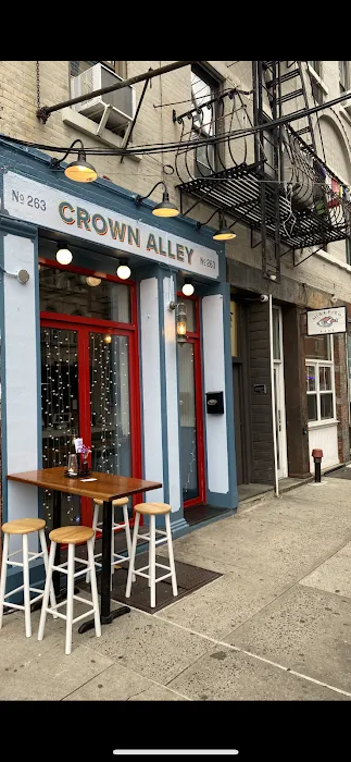 Crown Alley Picture 4
