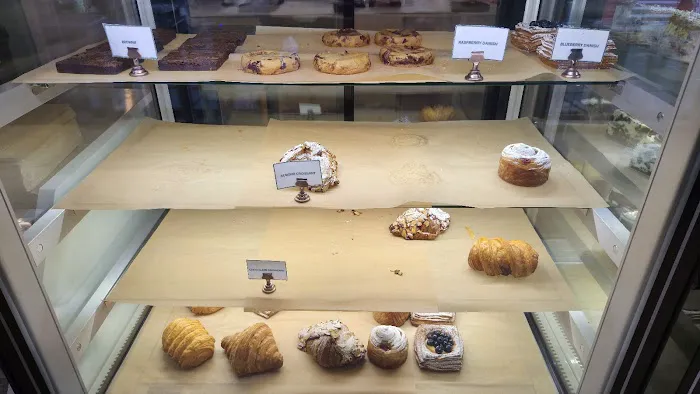 Gelatoville Italian Gelato Coffee & Bakery Picture 8