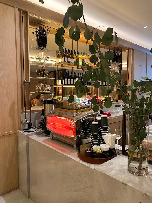 Café Moore Picture 4