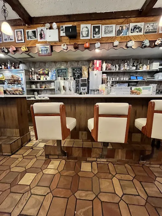 Chelsea Square Diner Picture 4