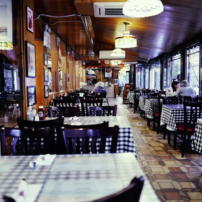 Chelsea Square Diner Picture 5