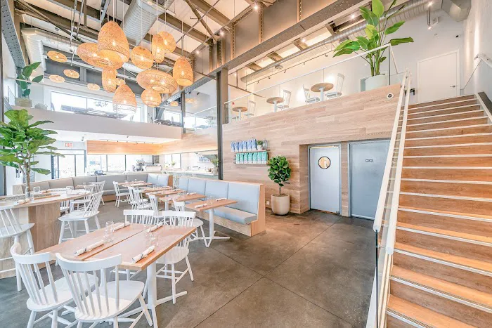 Bluestone Lane Chelsea Piers Café Picture 8