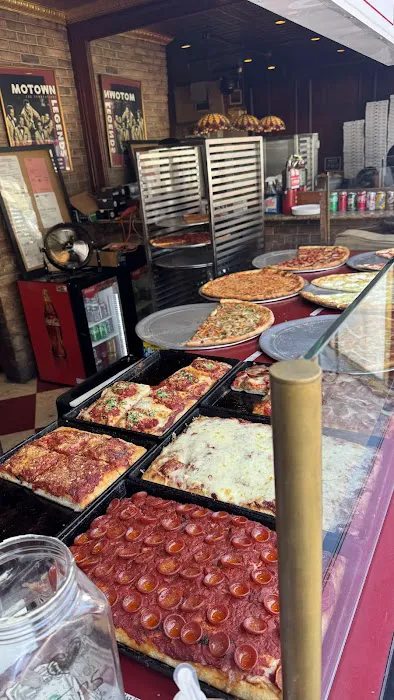 Broni & Belle's Pizzeria Picture 6