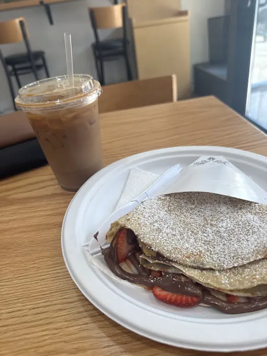 Moncheri Coffee Shop & Creperie Picture 2