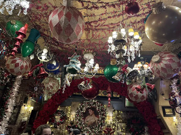 Lillie's Victorian Establishment Picture 8