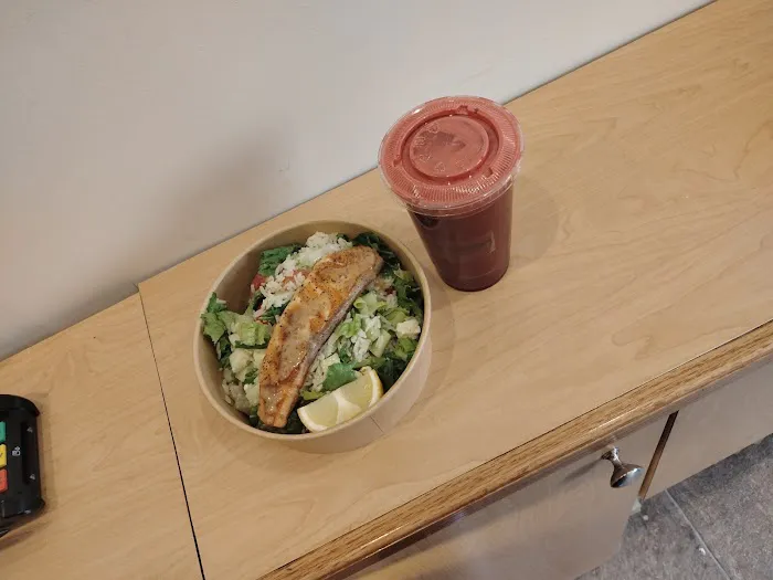 Mrs Green Salad&Juice Picture 7
