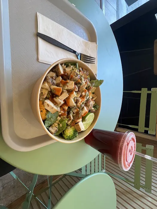 Mrs Green Salad&Juice Picture 6