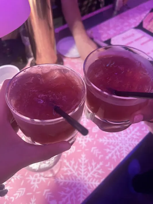 Pink Wonderland New York - Christmas Bar Picture 5
