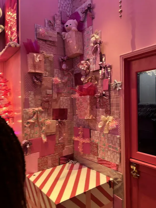 Pink Wonderland New York - Christmas Bar Picture 3