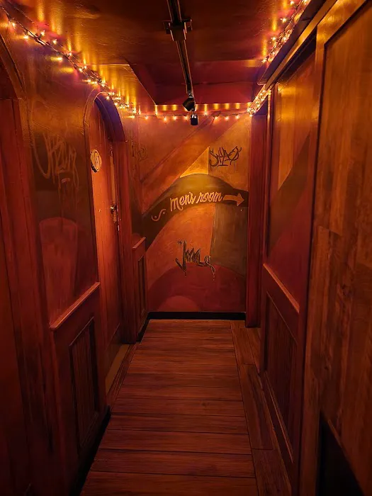 Whiskey Roxx Picture 6