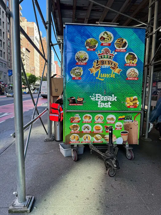 2 Reyes Food Truck Picture 1