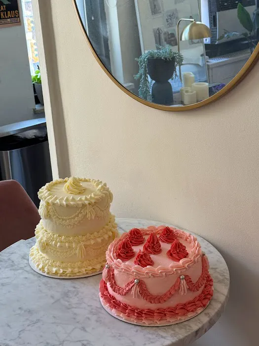 Screaming in Cakes Picture 4