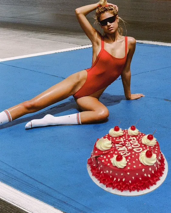 Screaming in Cakes Picture 5