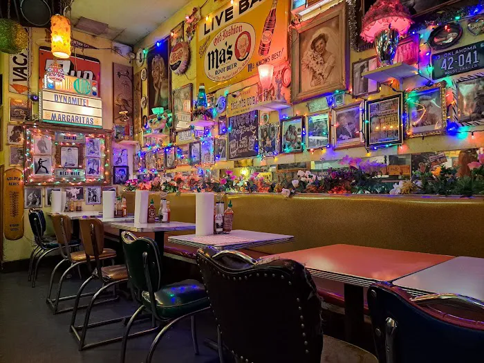 Trailer Park Lounge Picture 8