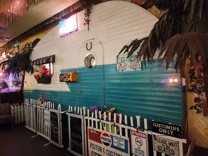Trailer Park Lounge Picture 3