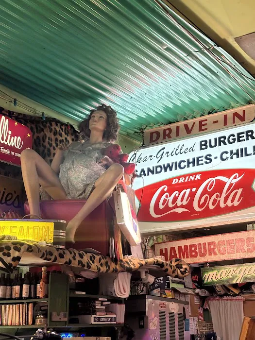 Trailer Park Lounge Picture 7