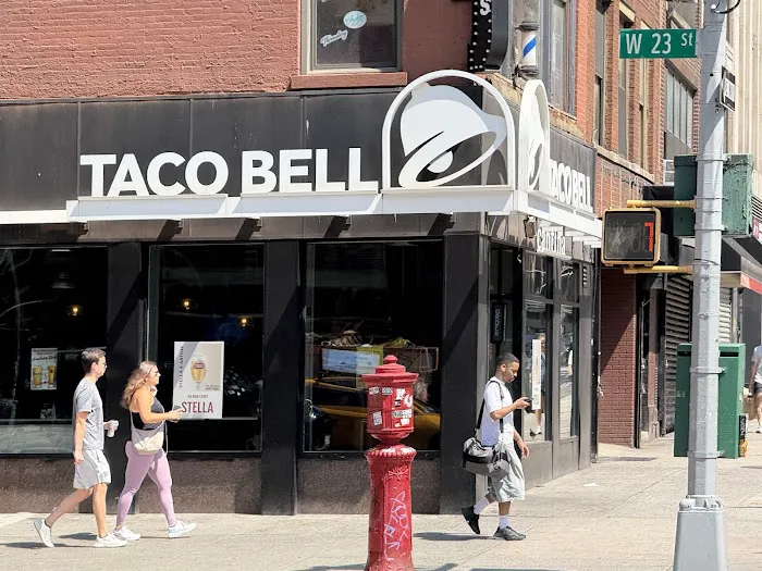 Taco Bell Cantina Picture 5
