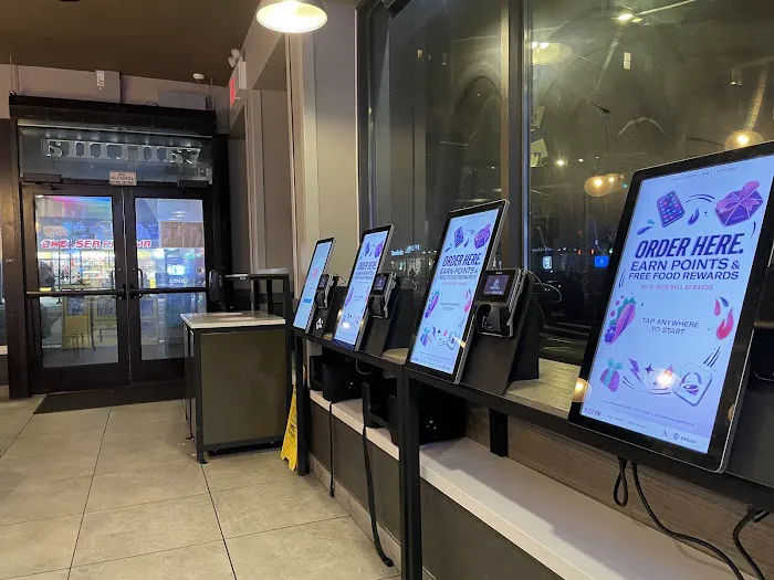 Taco Bell Cantina Picture 7