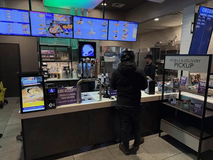 Taco Bell Cantina Picture 4