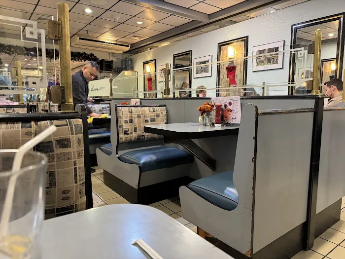 Malibu Diner Picture 9