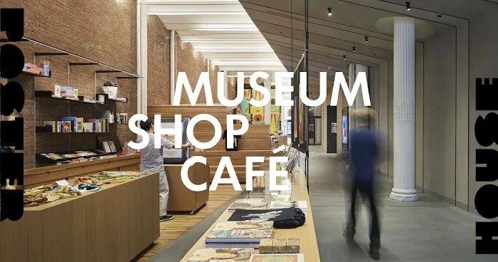 Café des Affiches Picture 8