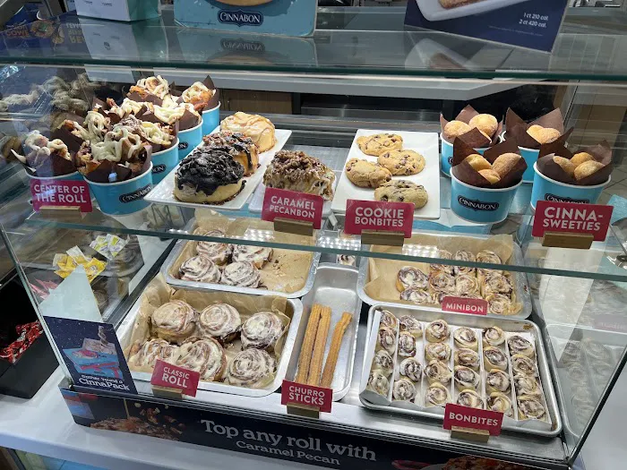 Cinnabon Picture 7