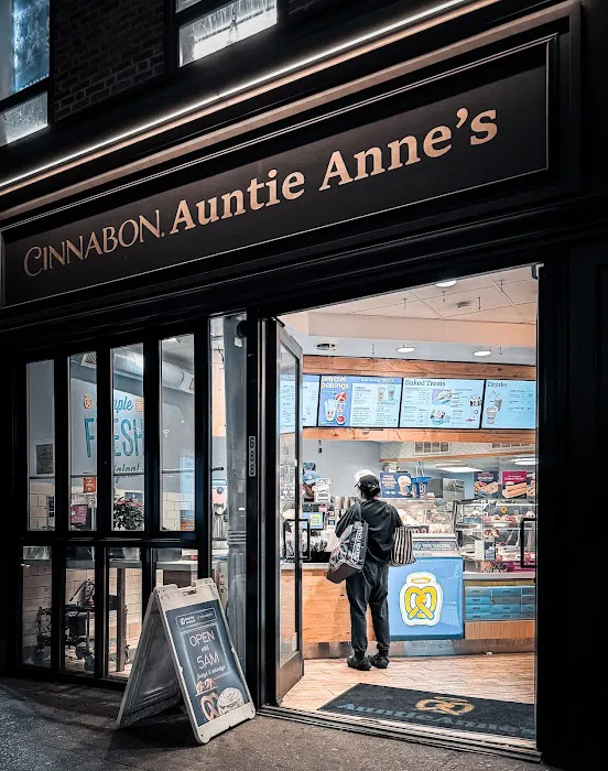 Cinnabon Picture 4