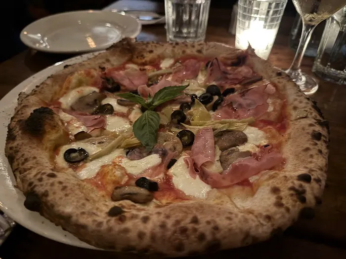 Ovest Pizzoteca Picture 6