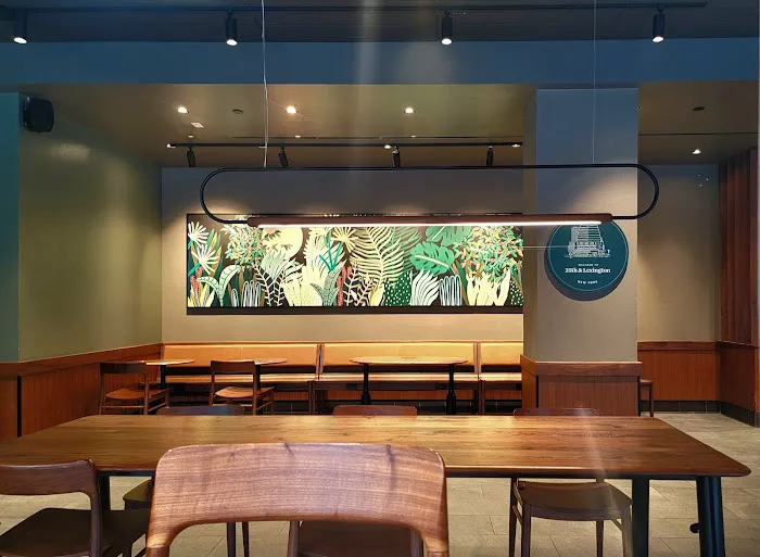 Starbucks Picture 2