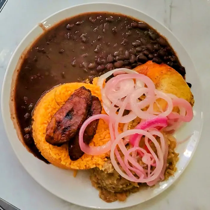 Que Rico Restaurant Picture 5