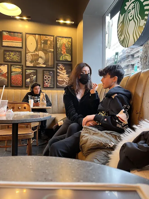 Starbucks Picture 9