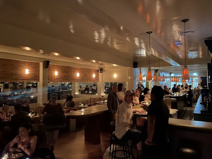 La Compagnie, Flatiron Picture 7
