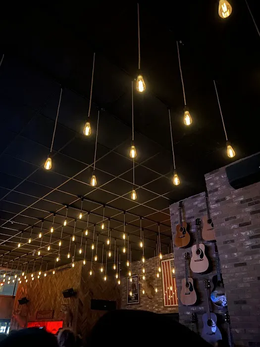 Common Country Bar Picture 2