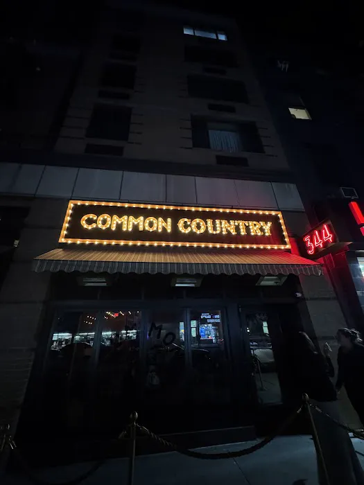 Common Country Bar Picture 6
