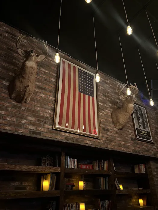 Common Country Bar Picture 9