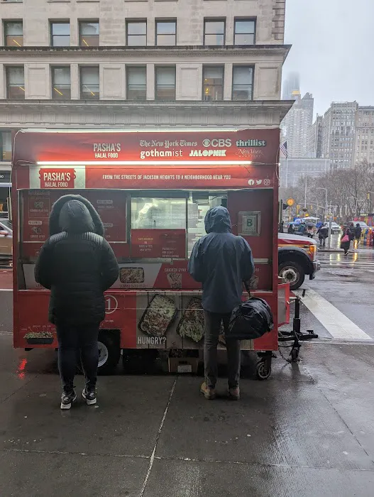 Pasha's Halal Food (cart) Picture 7