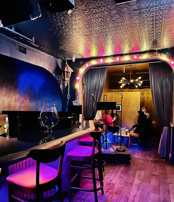 Sid Gold's Request Room Picture 1