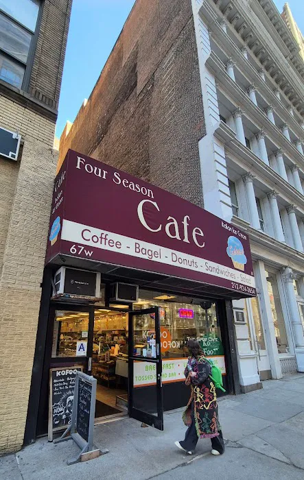 Four Season Cafe Picture 9