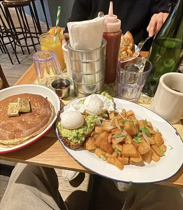 The Grey Dog—Flatiron Picture 5