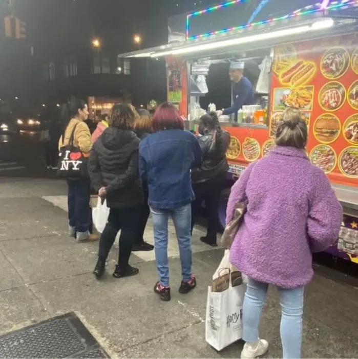 Express Halal Food truck Picture 4