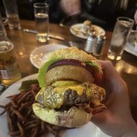 Crompton Ale House ico