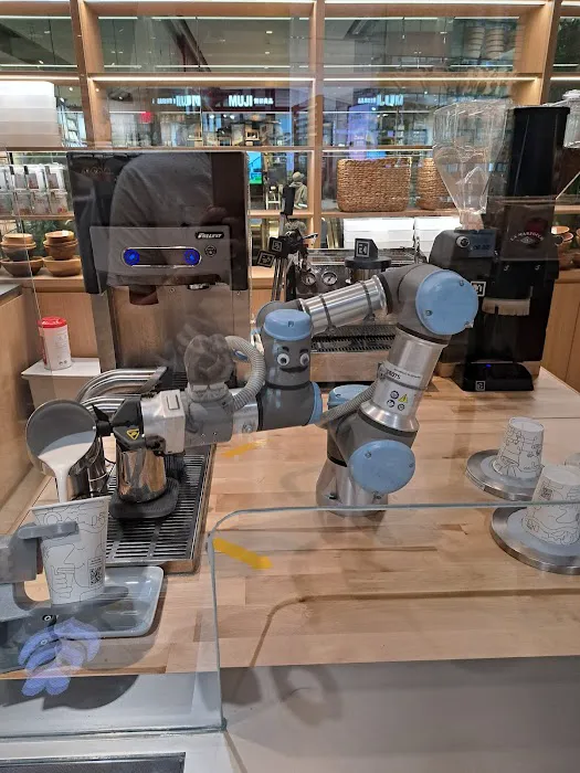 Artly Robot Coffee @ MUJI Hudson Yards Picture 2