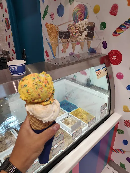 Dylan's Candy Bar Picture 6