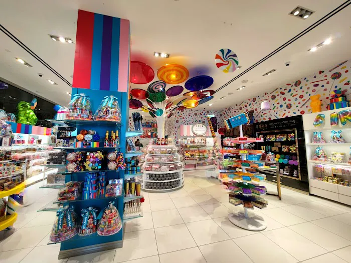 Dylan's Candy Bar Picture 4