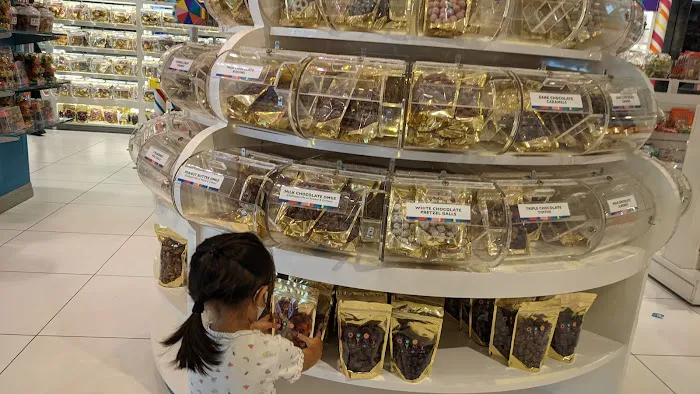 Dylan's Candy Bar Picture 7