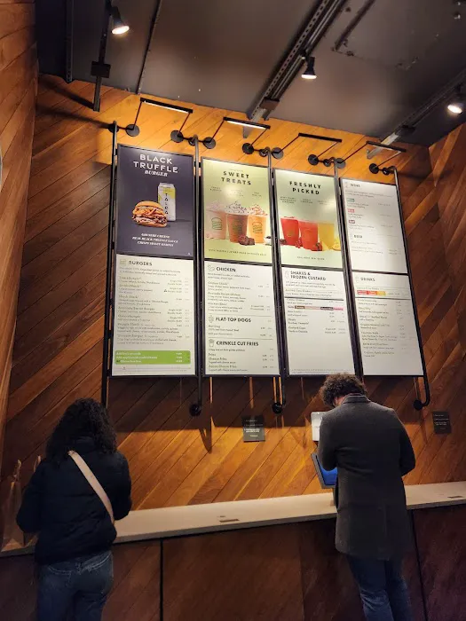 Shake Shack Hudson Yards Picture 7
