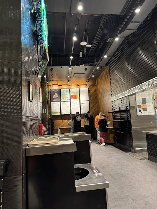 Shake Shack Hudson Yards Picture 4