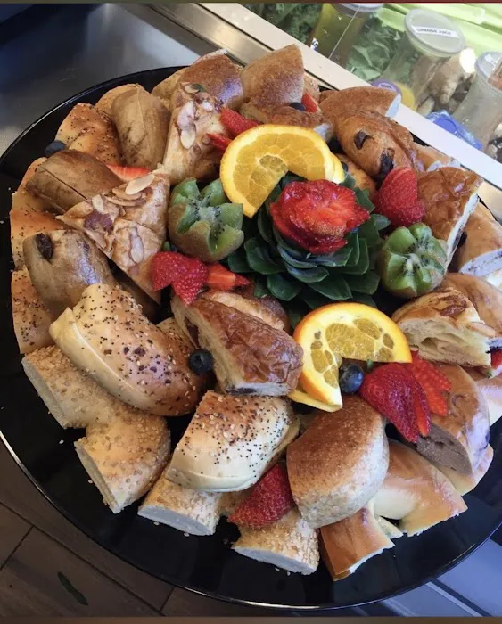Farmers Deli Picture 8