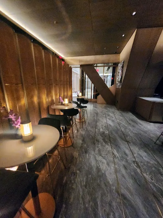 Quin Bar Picture 2